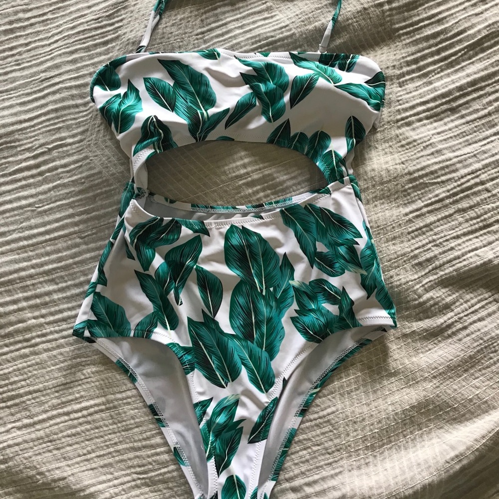 Cupshe swimsuit